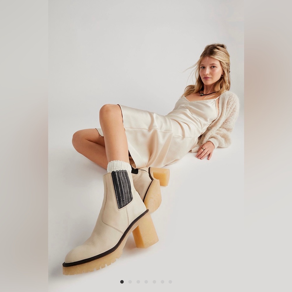 James Chelsea Boot